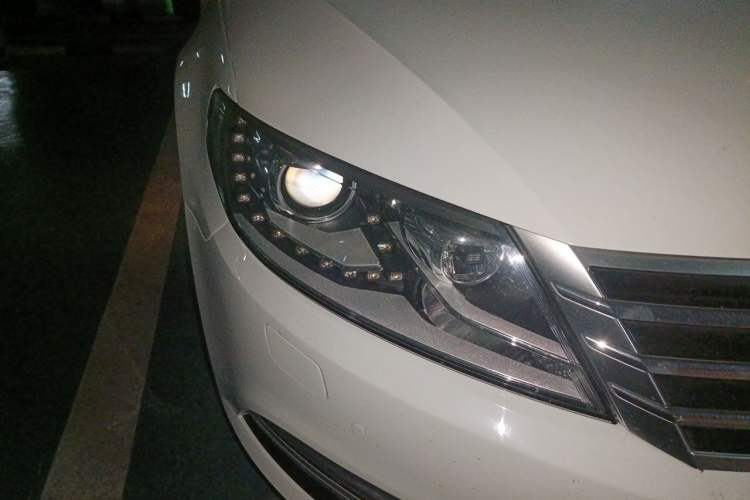 Used Volkswagen FAW-Volkswagen CC 2013 1.8TSI Prestige Model Right Front Headlight