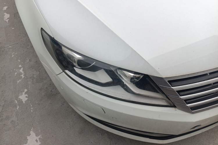 Used Volkswagen FAW-Volkswagen CC 2013 1.8TSI Luxury Model Right Front Headlight