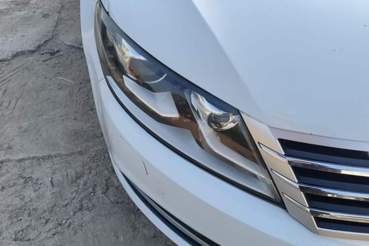 Used Volkswagen FAW-Volkswagen CC 2013 1.8TSI Luxury Model Right Front Headlight
