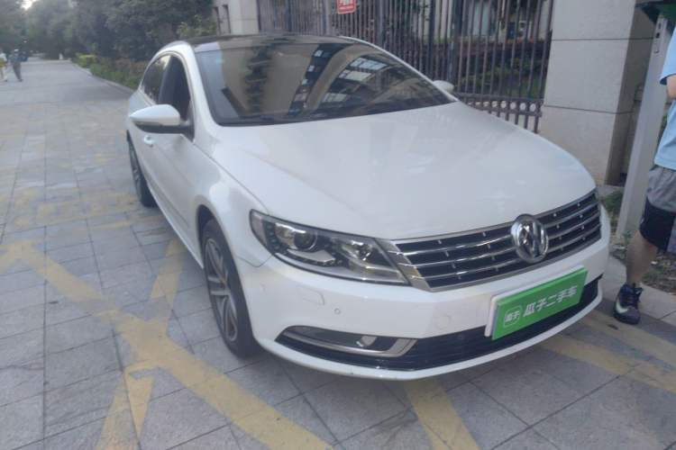 Used Volkswagen FAW-Volkswagen CC 2013 1.8TSI Luxury Model Right Front Headlight