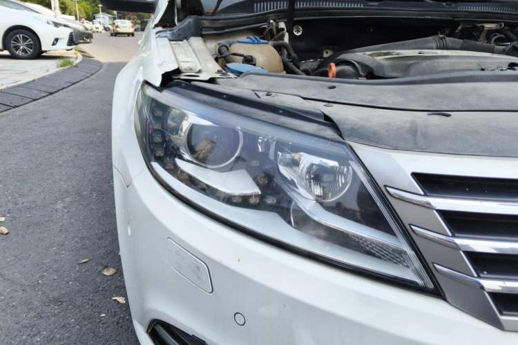 Used Volkswagen FAW-Volkswagen CC 2013 2.0 TSI Luxury Model Right Front Headlight