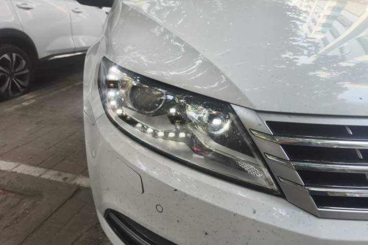 Used Volkswagen FAW-Volkswagen CC 2013 2.0 TSI Luxury Model Right Front Headlight