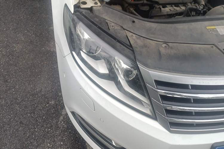 Used Volkswagen FAW-Volkswagen CC 2013 1.8TSI Luxury Model Right Front Headlight