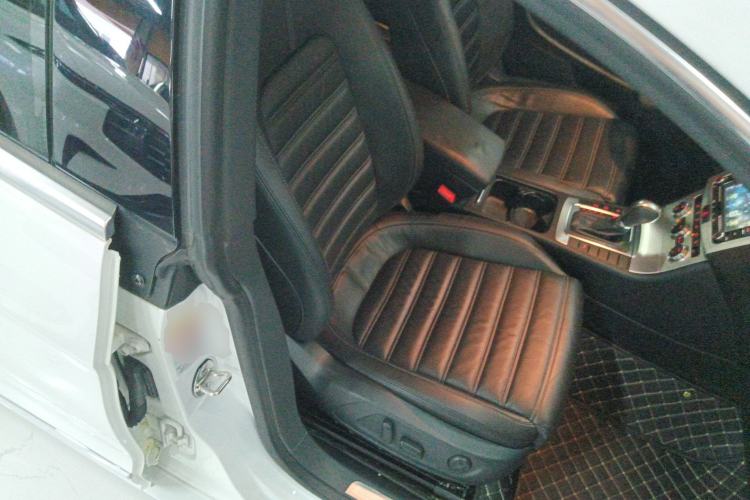 Used Volkswagen FAW-Volkswagen CC 2013 1.8TSI Prestige Model Right Front Seat
