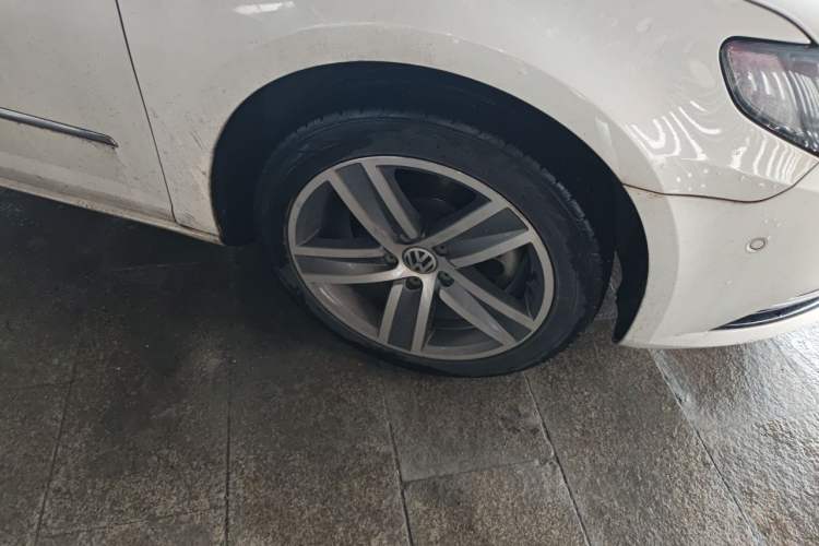 Used Volkswagen FAW-Volkswagen CC 2013 1.8TSI Luxury Model Right Front Wheel Hub