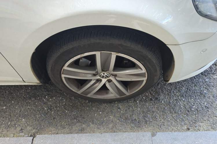 Used Volkswagen FAW-Volkswagen CC 2013 1.8TSI Luxury Model Right Front Wheel Hub