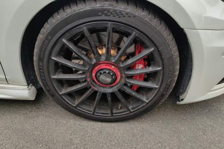 Used Volkswagen FAW-Volkswagen CC 2013 1.8TSI Luxury Model Right Front Wheel Hub