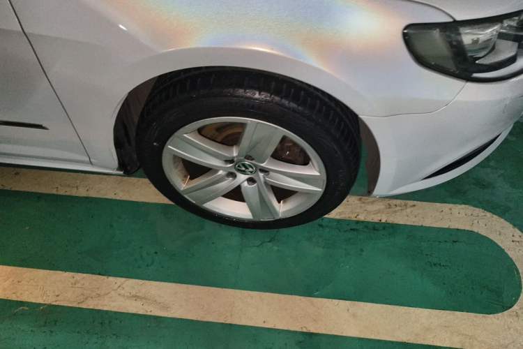Used Volkswagen FAW-Volkswagen CC 2013 1.8TSI Prestige Model Right Front Wheel Hub