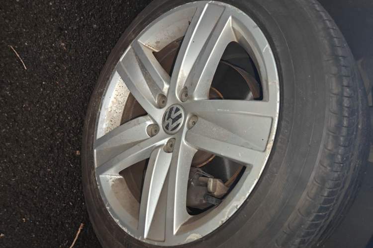 Used Volkswagen FAW-Volkswagen CC 2013 1.8TSI Prestige Model Right Front Wheel Hub
