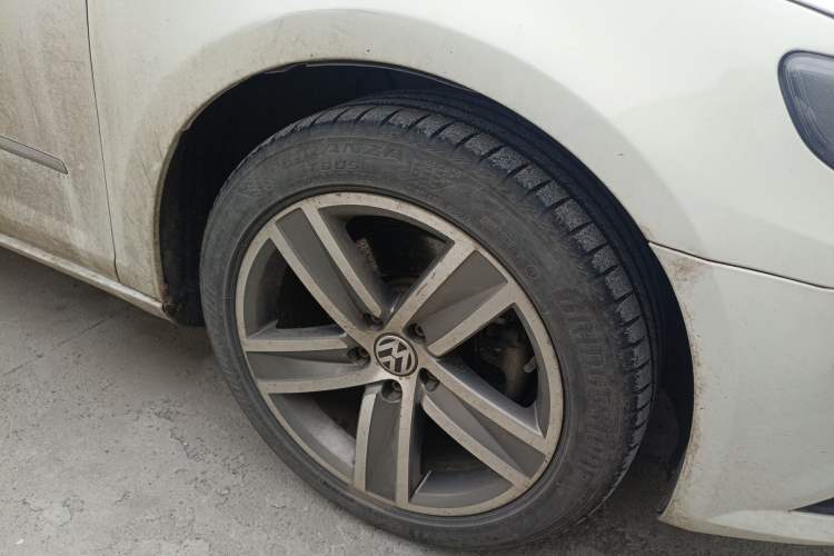 Used Volkswagen FAW-Volkswagen CC 2013 1.8TSI Luxury Model Right Front Wheel Hub