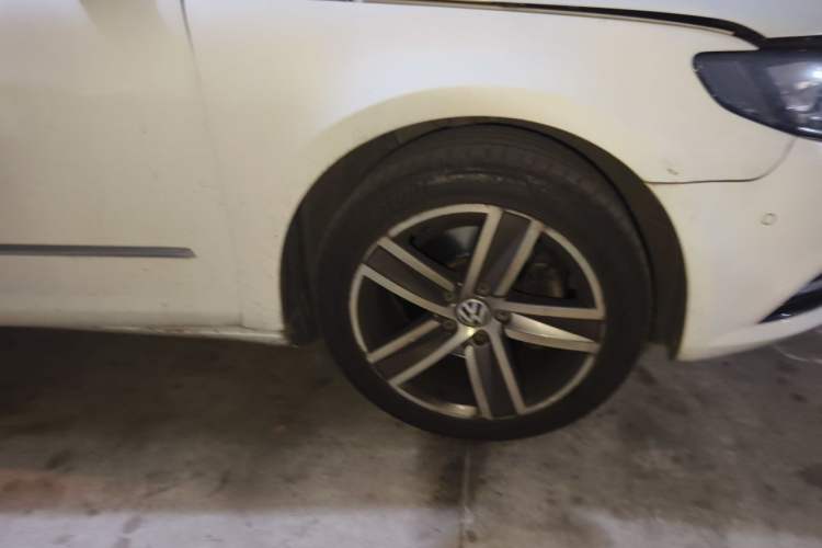 Used Volkswagen FAW-Volkswagen CC 2013 1.8TSI Luxury Model Right Front Wheel Hub