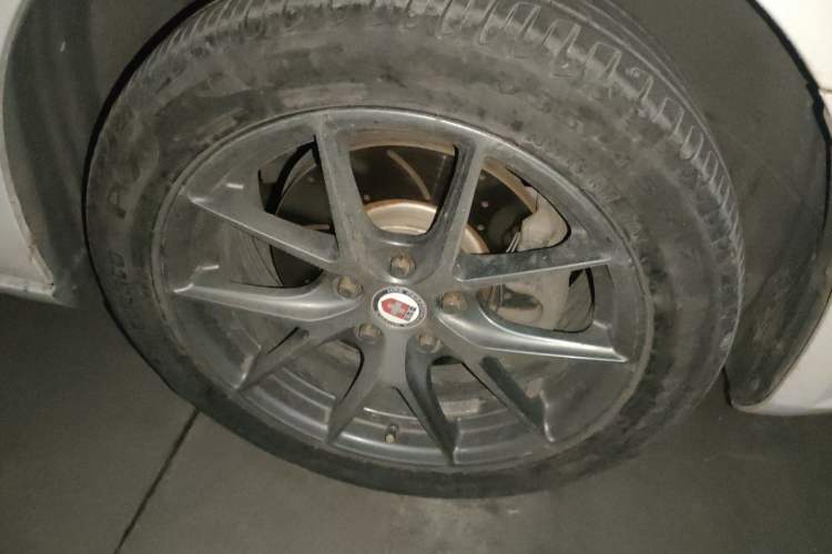 Used Volkswagen FAW-Volkswagen CC 2013 2.0 TSI Luxury Model Right Front Wheel Hub