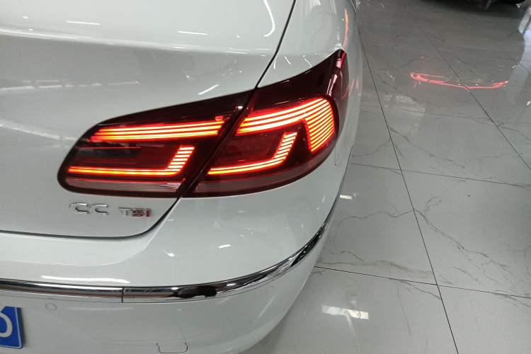 Used Volkswagen FAW-Volkswagen CC 2013 1.8TSI Prestige Model Right Rear Taillight