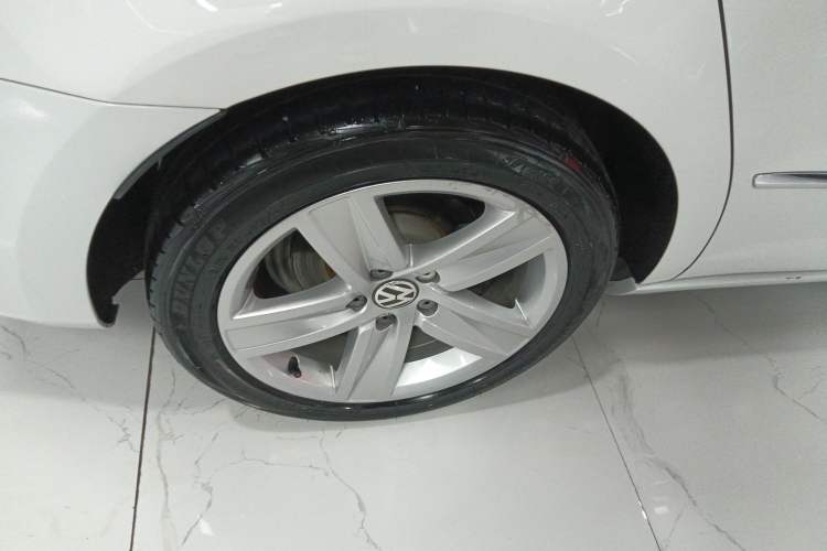 Used Volkswagen FAW-Volkswagen CC 2013 1.8TSI Prestige Model Right Rear Wheel Hub