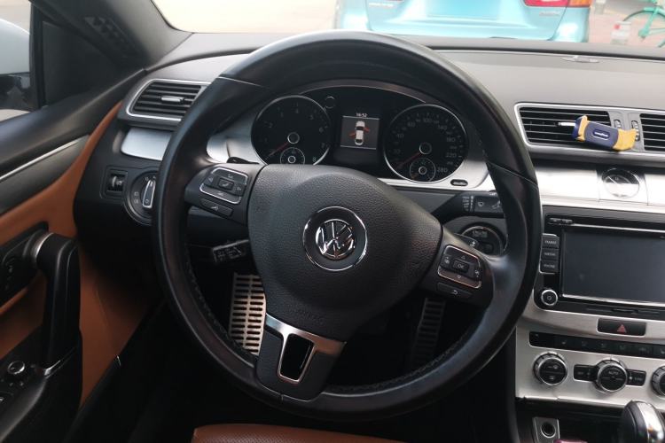 Used Volkswagen FAW-Volkswagen CC 2013 2.0 TSI Ultimate Model Steering Wheel