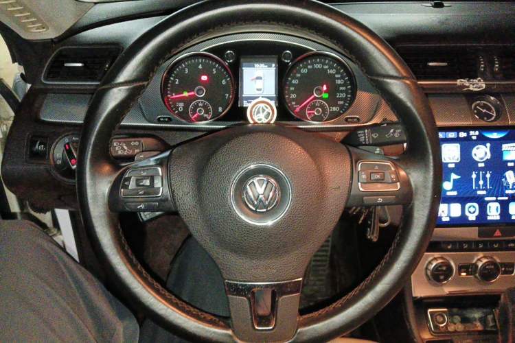 Used Volkswagen FAW-Volkswagen CC 2013 3.0 FSI V6 Steering Wheel