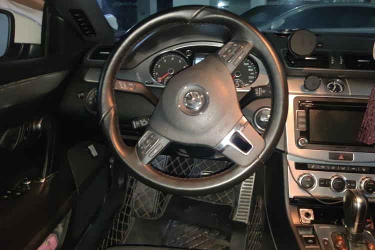 Used Volkswagen FAW-Volkswagen CC 2013 1.8TSI Luxury Model Steering Wheel