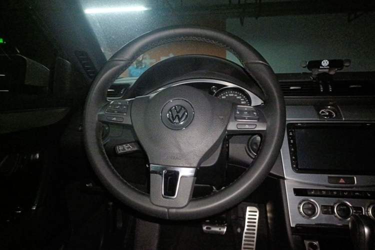 Used Volkswagen FAW-Volkswagen CC 2013 1.8TSI Prestige Model Steering Wheel