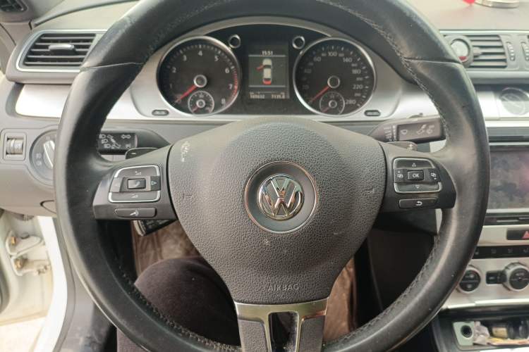 Used Volkswagen FAW-Volkswagen CC 2013 1.8TSI Luxury Model Steering Wheel