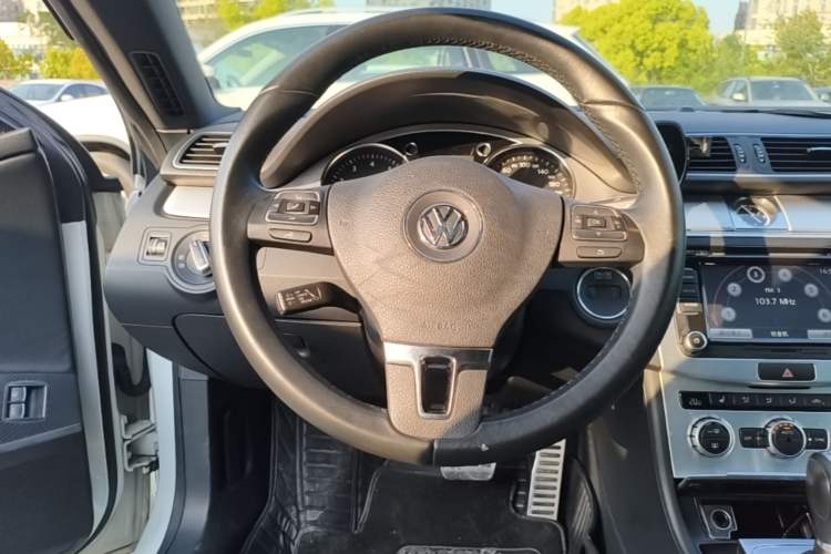 Used Volkswagen FAW-Volkswagen CC 2013 1.8TSI Luxury Model Steering Wheel