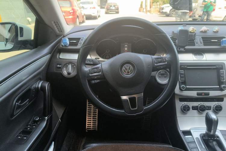 Used Volkswagen FAW-Volkswagen CC 2013 2.0 TSI Ultimate Model Steering Wheel