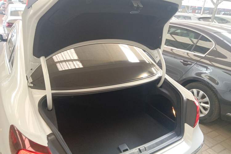Used Volkswagen FAW-Volkswagen CC 2013 3.0 FSI V6 Trunk