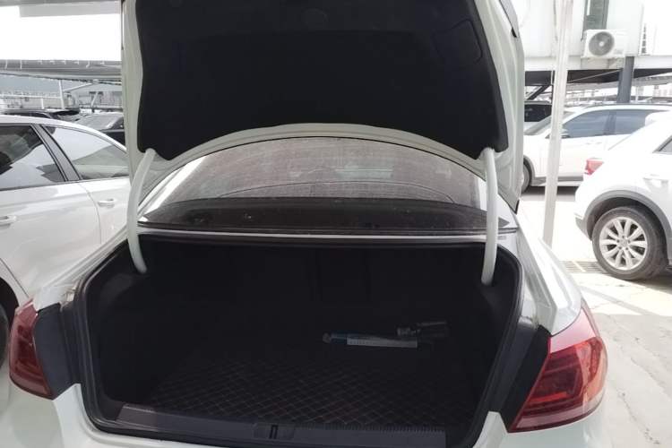 Used Volkswagen FAW-Volkswagen CC 2013 3.0 FSI V6 Trunk