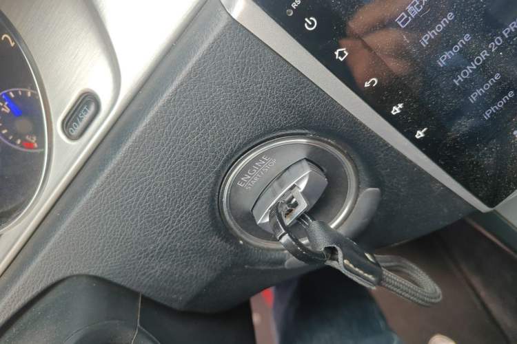 Used Volkswagen FAW-Volkswagen CC 2013 1.8TSI Prestige Model Vehicle Key