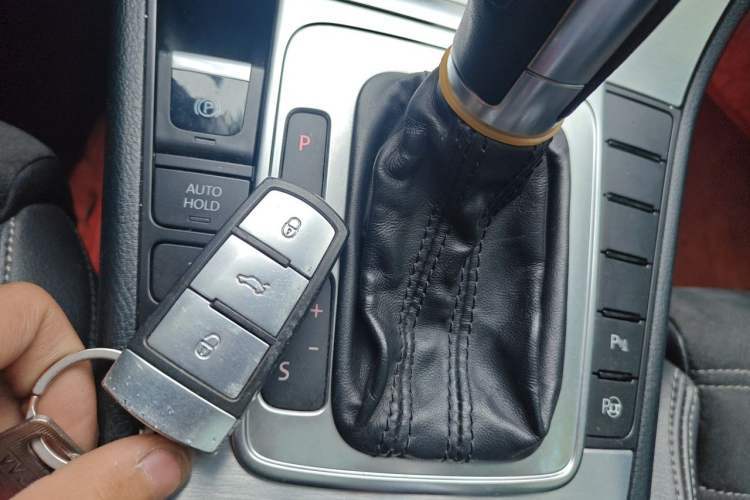 Used Volkswagen FAW-Volkswagen CC 2013 2.0 TSI Luxury Model Vehicle Key