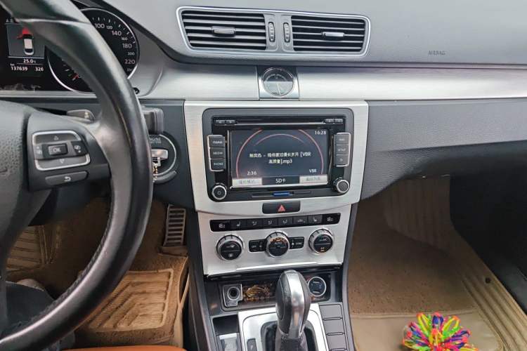 Used Volkswagen FAW-Volkswagen CC 2013 1.8TSI Luxury Model Audio And AC Panel