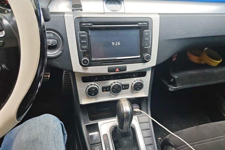 Used Volkswagen FAW-Volkswagen CC 2013 2.0 TSI Luxury Model Audio And AC Panel
