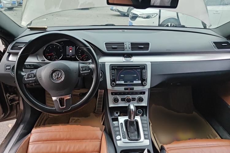 Used Volkswagen FAW-Volkswagen CC 2013 1.8TSI Luxury Model Center Console