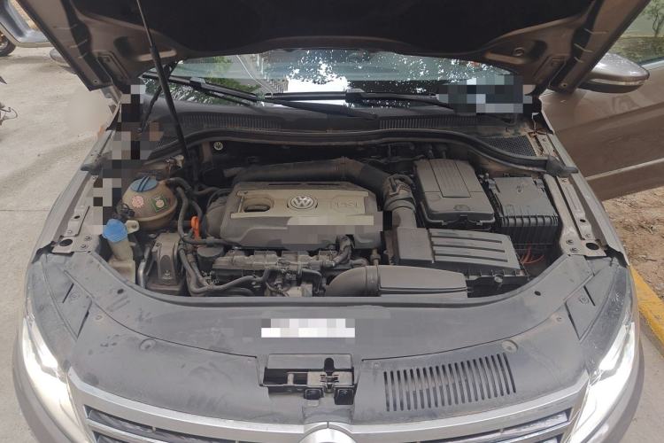 Used Volkswagen FAW-Volkswagen CC 2013 1.8TSI Luxury Model Engine Bay