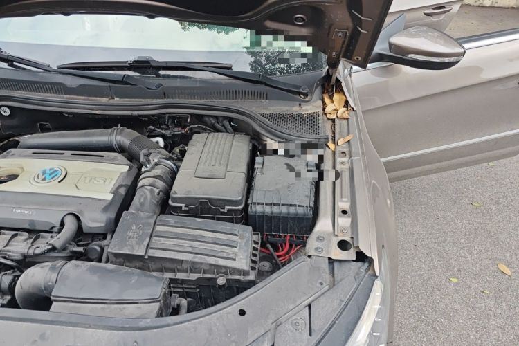 Used Volkswagen FAW-Volkswagen CC 2013 1.8TSI Luxury Model Engine Bay Left