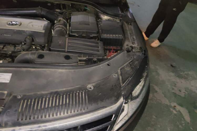 Used Volkswagen FAW-Volkswagen CC 2013 1.8TSI Luxury Model Engine Bay Left