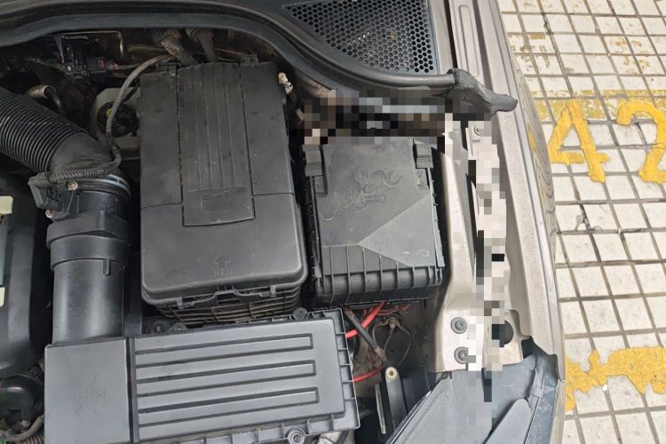 Used Volkswagen FAW-Volkswagen CC 2013 2.0 TSI Luxury Model Engine Bay Left