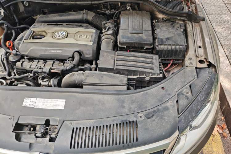 Used Volkswagen FAW-Volkswagen CC 2013 2.0 TSI Ultimate Model Engine Bay Left