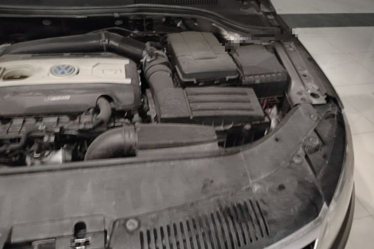 Used Volkswagen FAW-Volkswagen CC 2013 2.0 TSI Luxury Model Engine Bay Left