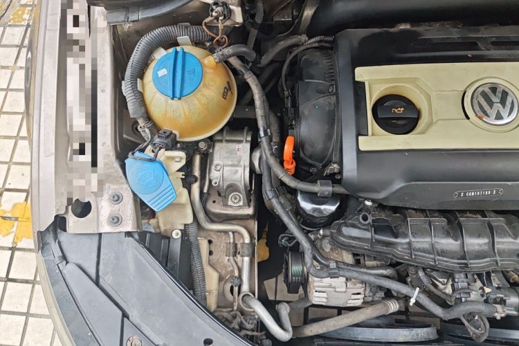 Used Volkswagen FAW-Volkswagen CC 2013 2.0 TSI Luxury Model Engine Bay Right