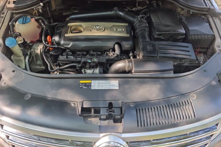 Used Volkswagen FAW-Volkswagen CC 2013 1.8TSI Luxury Model Engine Bay