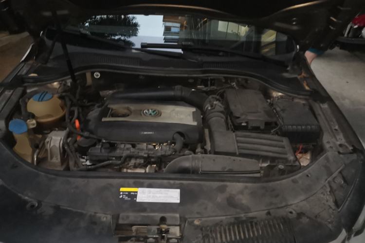Used Volkswagen FAW-Volkswagen CC 2013 2.0 TSI Luxury Model Engine Bay