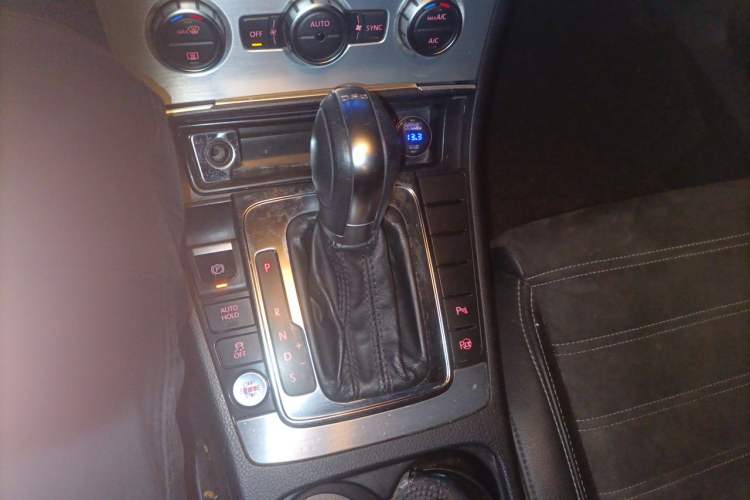 Used Volkswagen FAW-Volkswagen CC 2013 1.8TSI Luxury Model Gear Lever