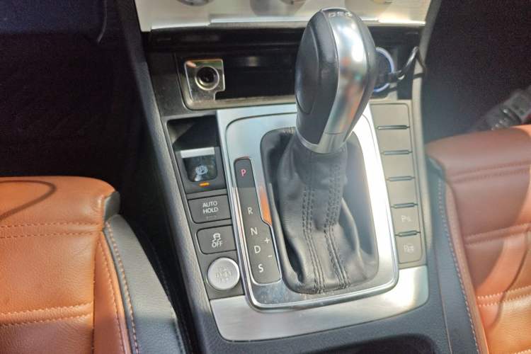 Used Volkswagen FAW-Volkswagen CC 2013 1.8TSI Luxury Model Gear Lever