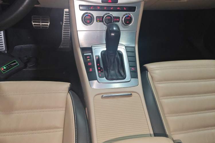 Used Volkswagen FAW-Volkswagen CC 2013 1.8TSI Prestige Model Gear Lever