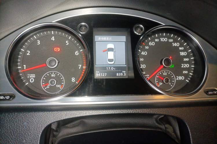 Used Volkswagen FAW-Volkswagen CC 2013 1.8TSI Luxury Model Instrument Cluster