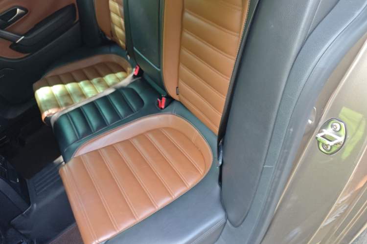 Used Volkswagen FAW-Volkswagen CC 2013 1.8TSI Luxury Model Left Rear Seat