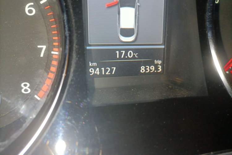 Used Volkswagen FAW-Volkswagen CC 2013 1.8TSI Luxury Model Odometer Close Up