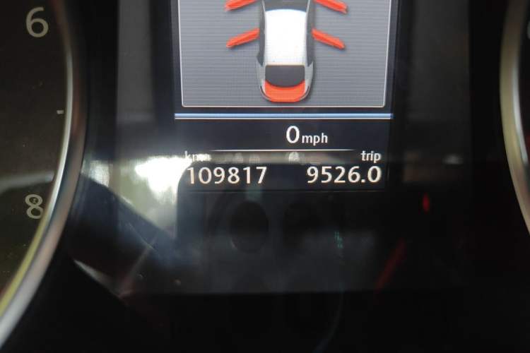 Used Volkswagen FAW-Volkswagen CC 2013 1.8TSI Luxury Model Odometer Close Up