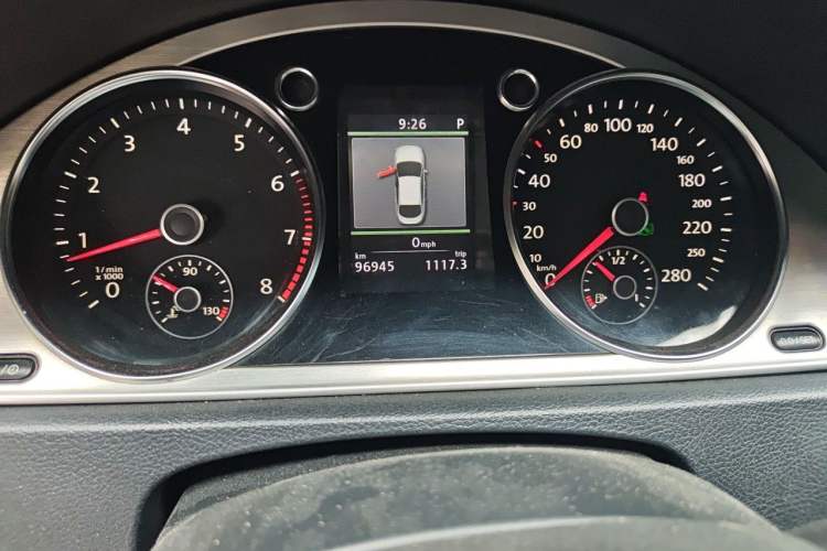 Used Volkswagen FAW-Volkswagen CC 2013 2.0 TSI Luxury Model Odometer Close Up