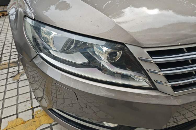 Used Volkswagen FAW-Volkswagen CC 2013 2.0 TSI Luxury Model Right Front Headlight